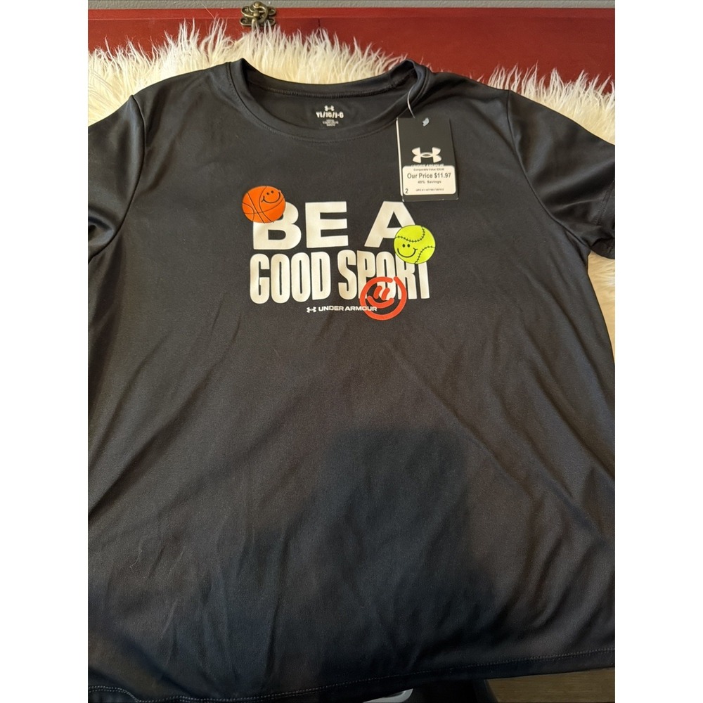 Under Armour NWT Girls Size YL